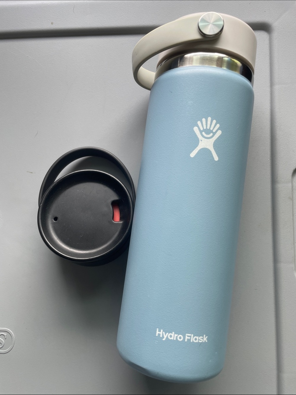 20oz Hydro Flask with extra lid